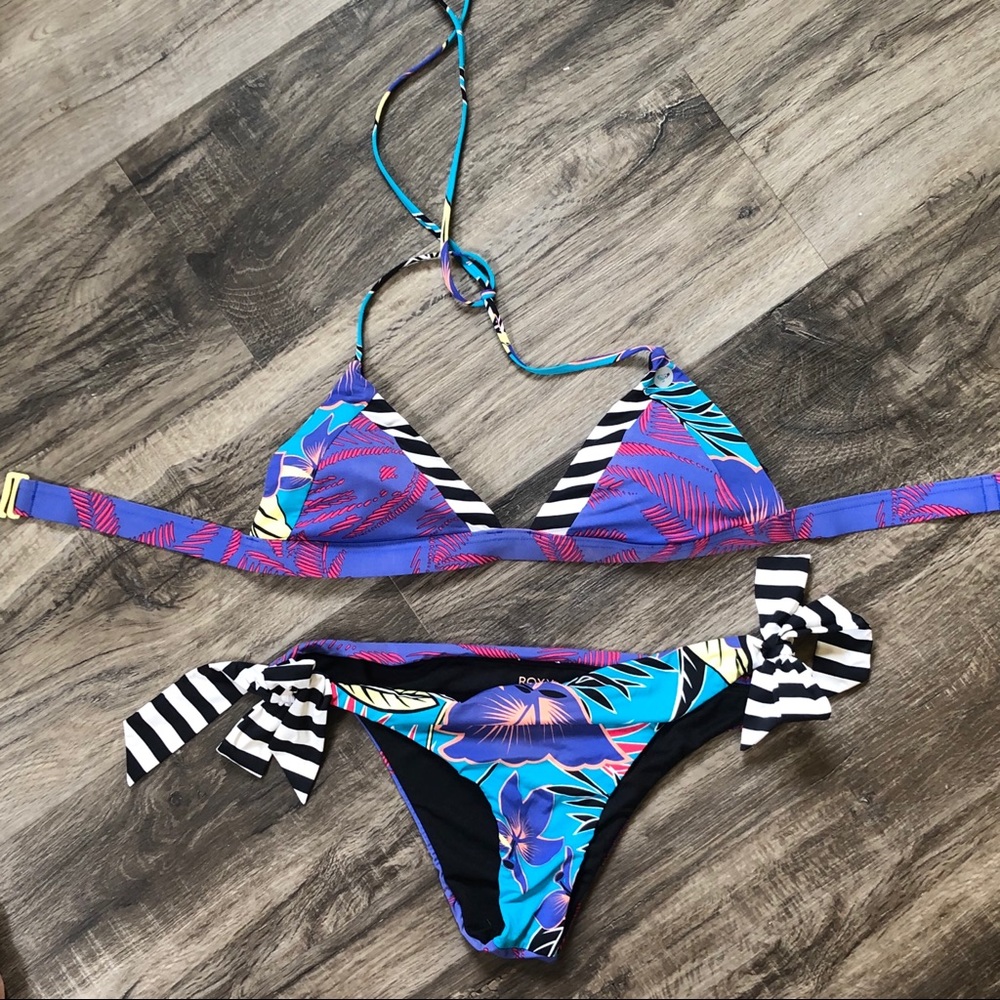 Roxy Bikini Set size Large